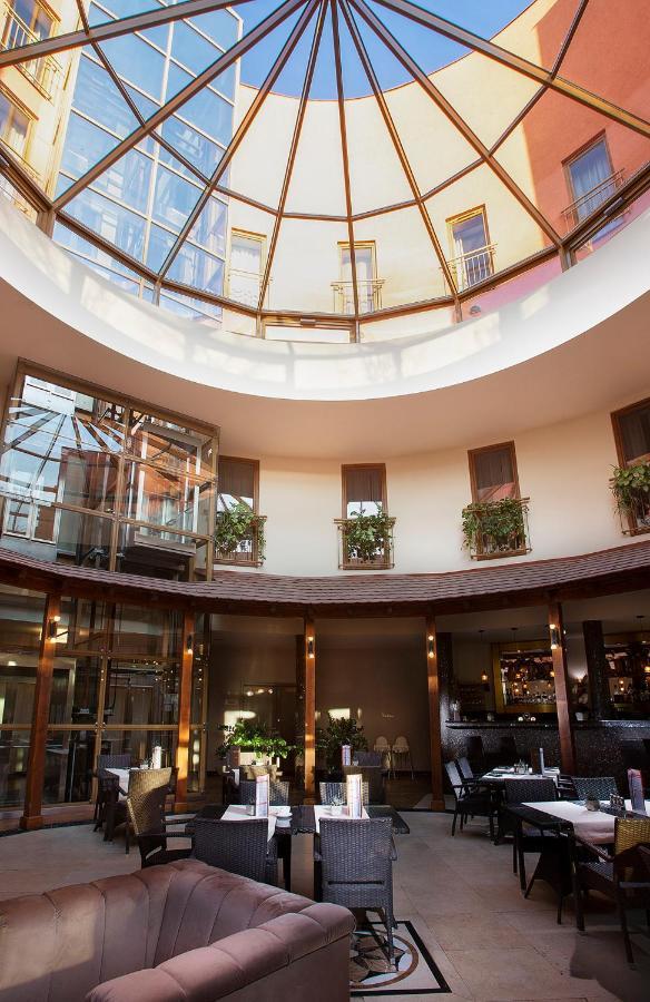 Colosseum Hotel Mórahalom Екстериор снимка