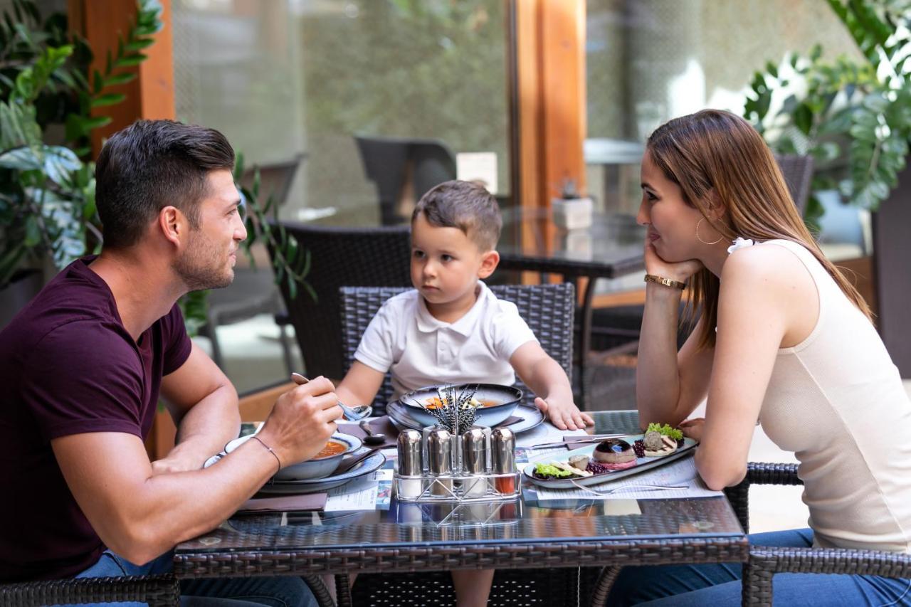 Colosseum Hotel Mórahalom Екстериор снимка