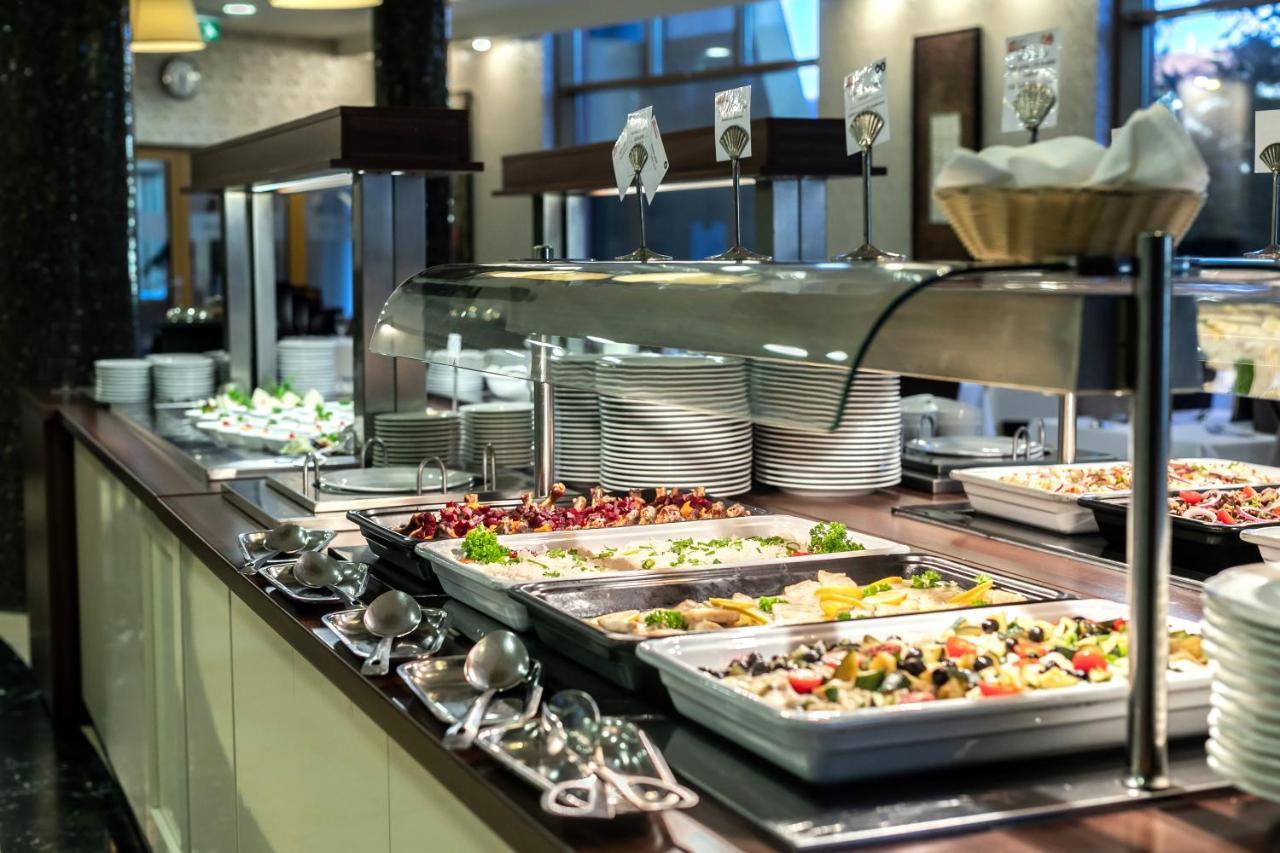 Colosseum Hotel Mórahalom Екстериор снимка