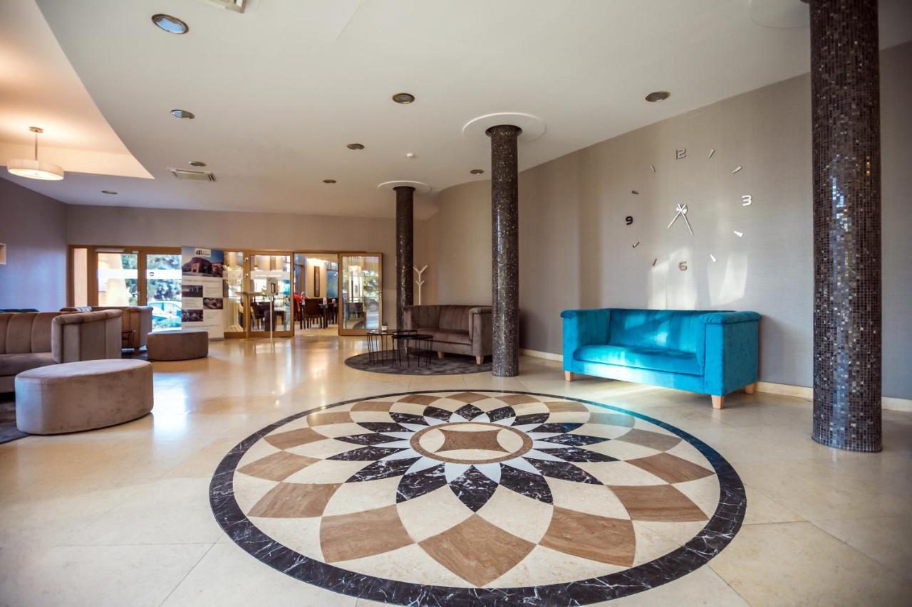 Colosseum Hotel Mórahalom Екстериор снимка