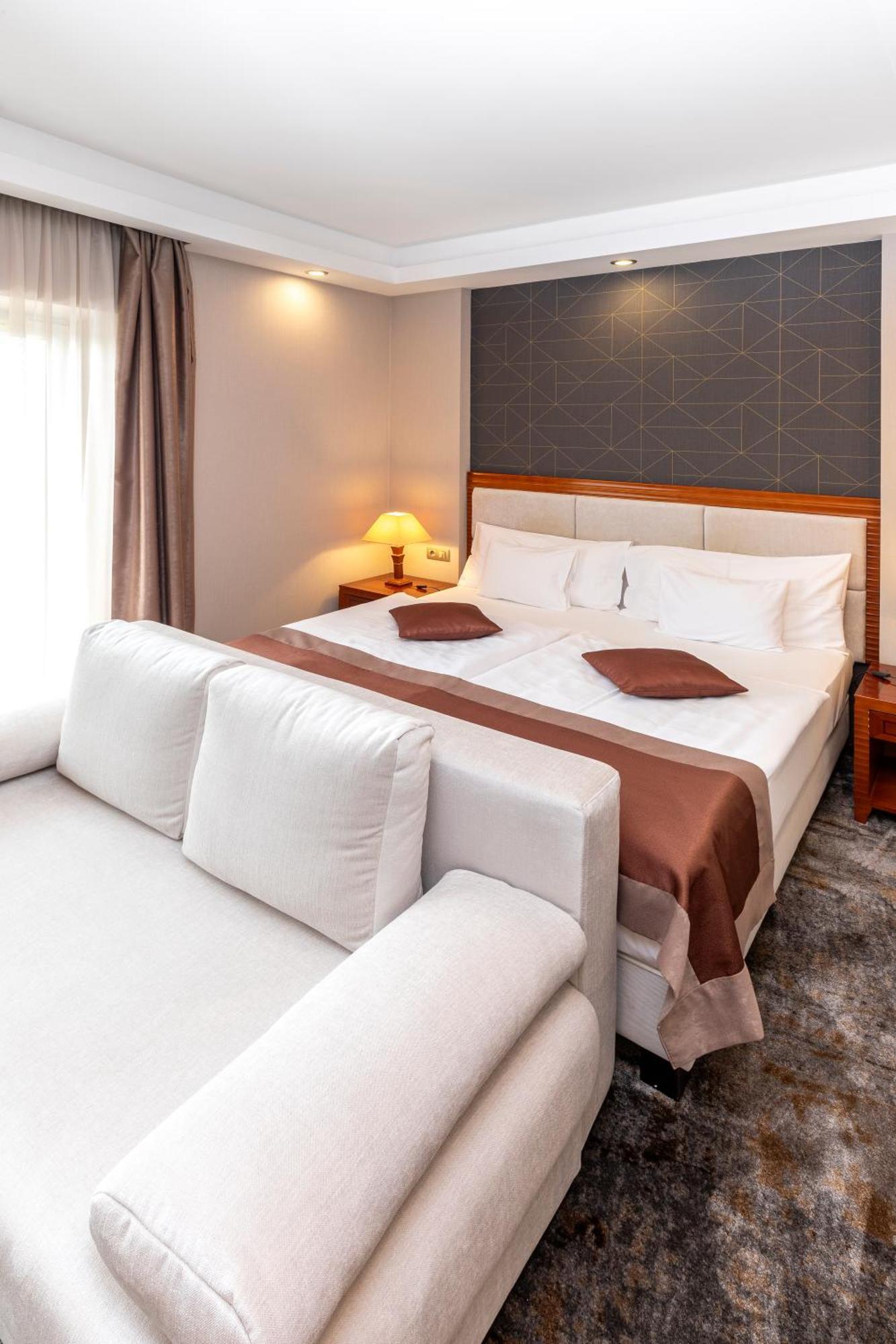Colosseum Hotel Mórahalom Екстериор снимка