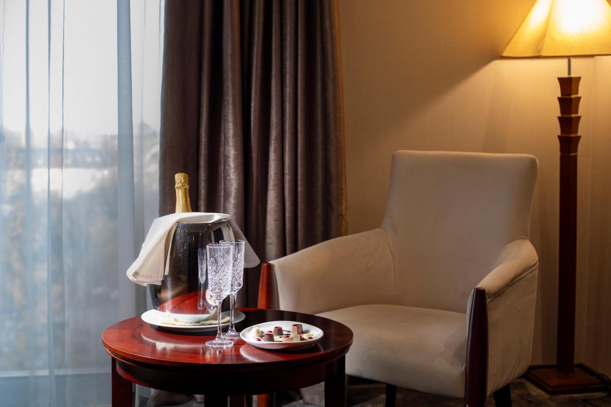 Colosseum Hotel Mórahalom Екстериор снимка