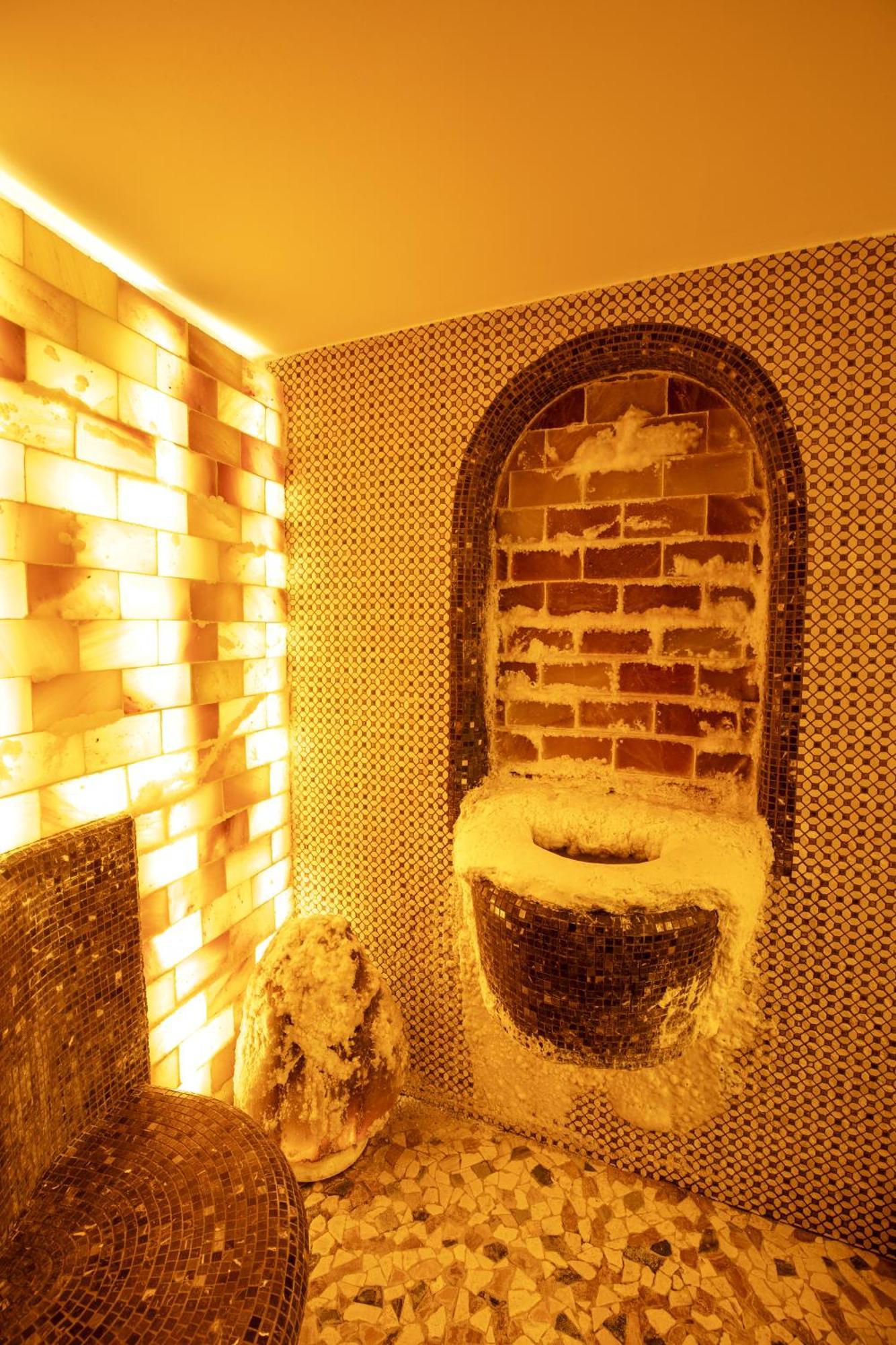 Colosseum Hotel Mórahalom Екстериор снимка