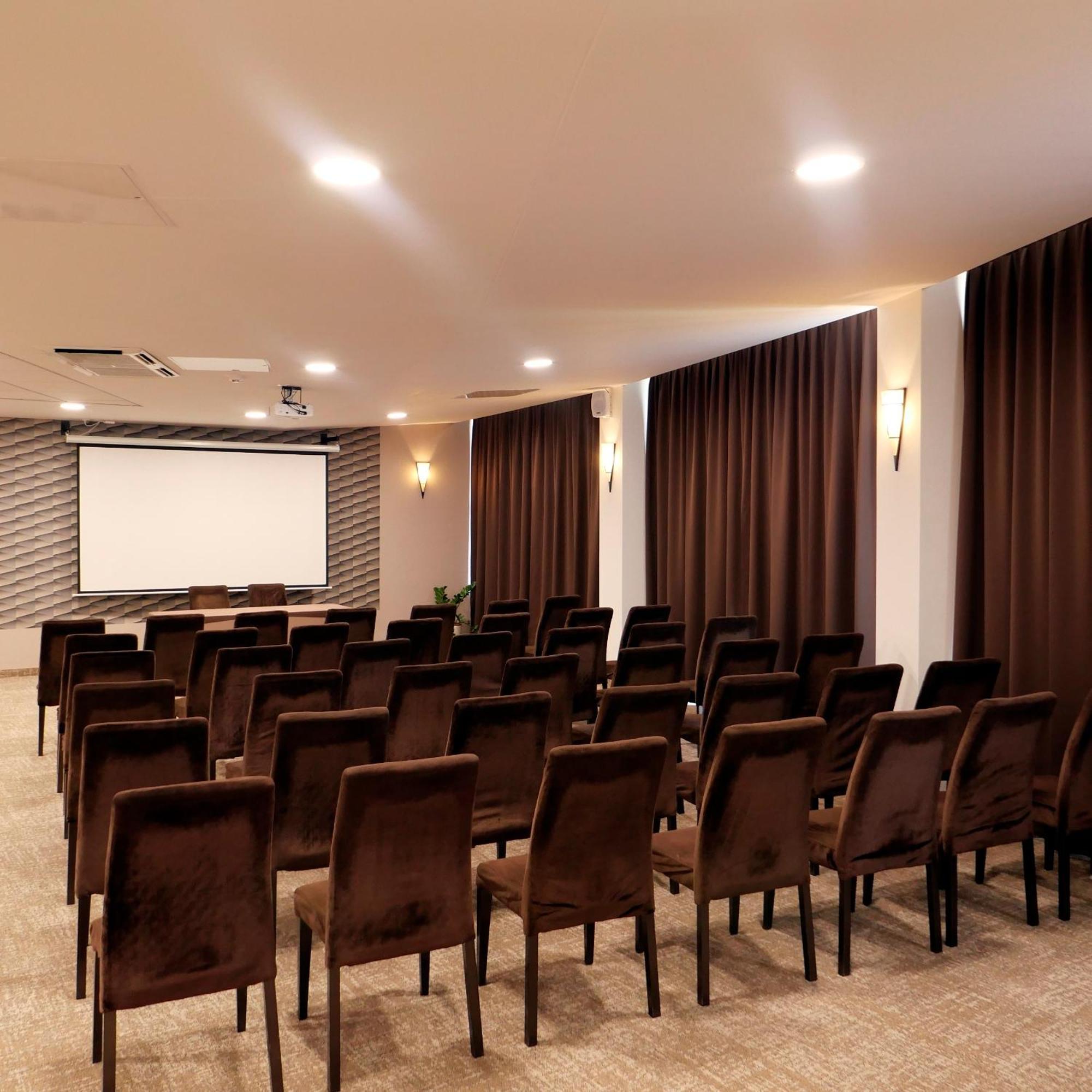 Colosseum Hotel Mórahalom Екстериор снимка
