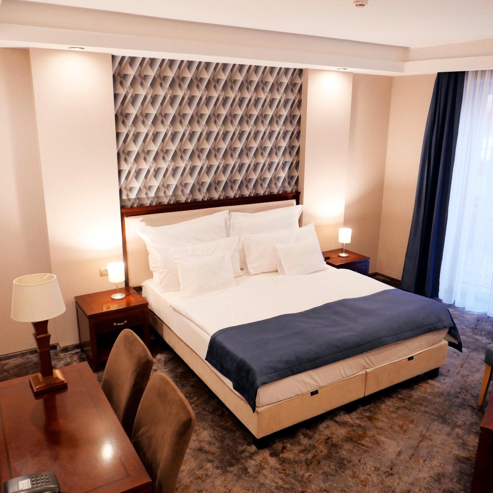 Colosseum Hotel Mórahalom Екстериор снимка